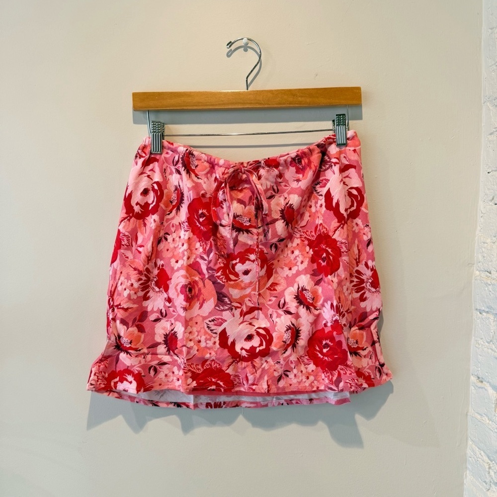 Le Lis Pink Floral Mini Skirt